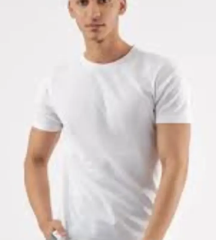 white round neck shirt